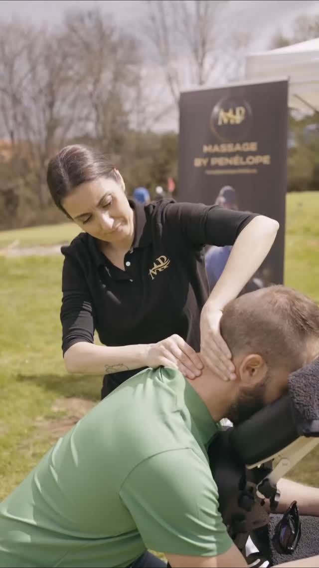 Masaje de cuello a un jugador